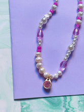 Load image into Gallery viewer, Rose Drops - Pearly Necklace